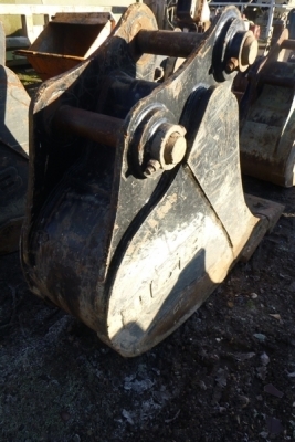 2ft JCB Digging Bucket 80mm Pins - 2