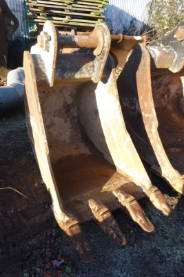 2ft JCB Digging Bucket 80mm Pins