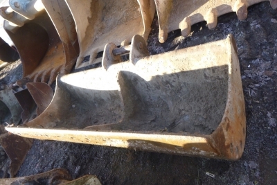 6ft JCB Ditching Bucket 65mm Pins - 2