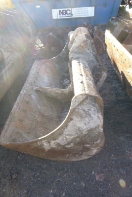 6ft JCB Ditching Bucket 65mm Pins - 2