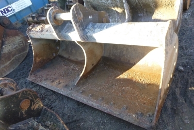 6ft JCB Ditching Bucket 80mm Pins