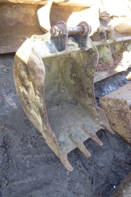 2ft Digging Bucket 45mm Pins