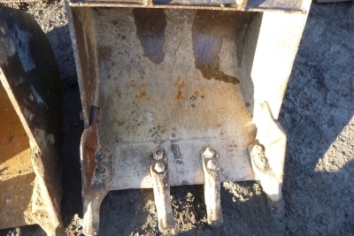 2ft JCB Digging Bucket 35mm Pins - 4