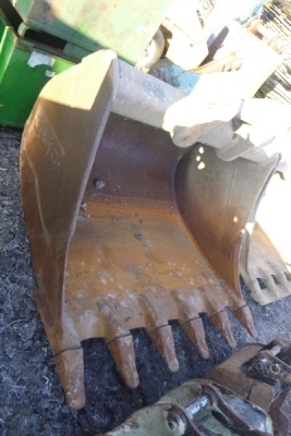 5ft JCB Digging Bucket 80mm Pins