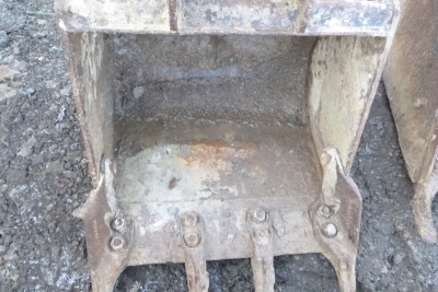 2ft JCB Digging Bucket 35mm Pins - 4