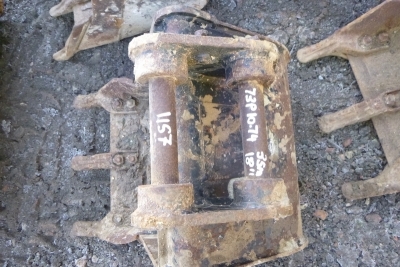 18" JCB Digging Bucket 35mm Pins - 3