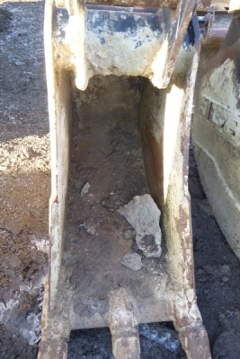 2ft JCB Digging Bucket 65mm Pins - 4