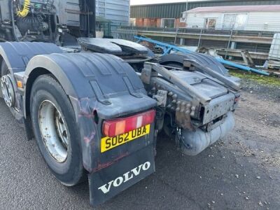 2015 Volvo FH460 Globetrotter 6x2 Mid Lift Tractor Unit - 11