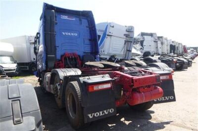 2015 Volvo FH500 6x2 Midlift Tractor Unit - 3