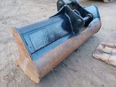 Titan 8ft Ditching Bucket 80mm Pins