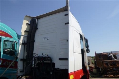 2011 Volvo FH460 6x2 Midlift Tractor Unit - 11