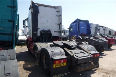 2011 Volvo FH460 6x2 Midlift Tractor Unit - 14