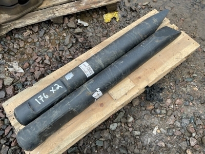 2 x Unused HM 720 Chisel Points For Breaker