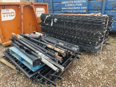 2 Pallets of Steel Fencing & Posts