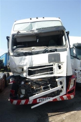 2011 Volvo FH500 6x2 Midlift Tractor Unit - 4