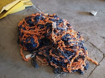 Quantity of Plastic Barrier Chains - 2