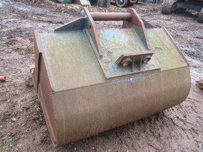 Lenhoff Quick Hitch + 4' 6" Digging Bucket - To Suit 20 ton Machine - 4