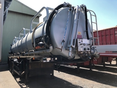 1997 Vallely Stainless Steel Monocoque Triaxle Vacuum Tanker Trailer