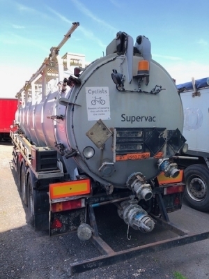 1997 Vallely Stainless Steel Monocoque Triaxle Vacuum Tanker Trailer - 3