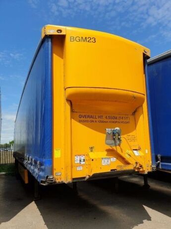 2004 SDC Triaxle Curtainside Trailer