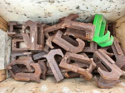 Quantity of Hitch Brackets