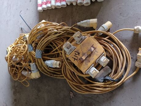 Quantity of 110v Extension Leads & Sockets