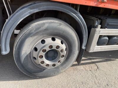 Volvo FM380 8x4 Dropside Brick Crane Rigid - 12
