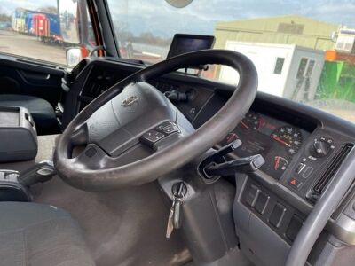 Volvo FM380 8x4 Dropside Brick Crane Rigid - 18