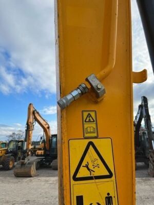 2019 JCB JS131LC Plus Excavator - 6