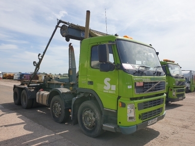 2004 Volvo FM12 340 8x4 Hook Loader - 3