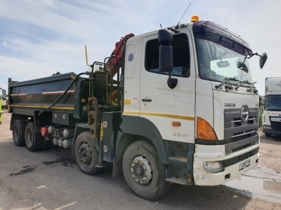 2012 Hino 700 3241 8x4 Grab Loader