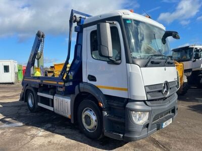 2015 Mercedes Antos 4x2 Telescopic Skip Loader