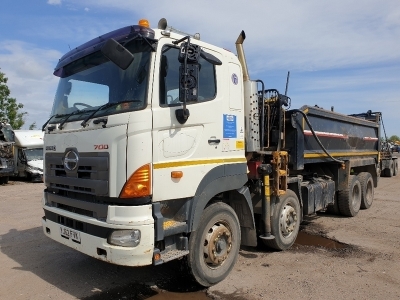 2012 Hino 700 3241 8x4 Grab Loader - 23