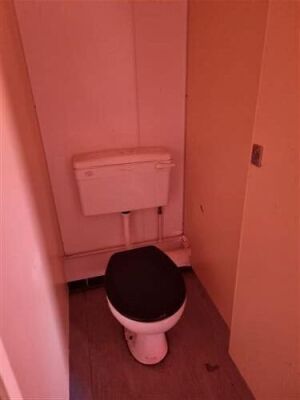 20' x 10' 4+1 Jack Leg Toilet Block - 11