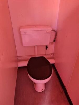 20' x 10' 4+1 Jack Leg Toilet Block - 14