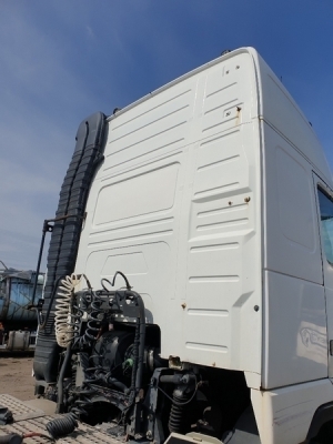 Volvo FH460 6x2 Midlift Tractor Unit - 10