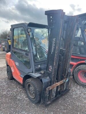 2010 Toyota 02-8FGF30 Gas Fork Lift Truck