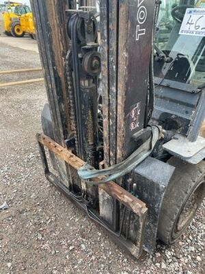 2010 Toyota 02-8FGF30 Gas Fork Lift Truck - 3