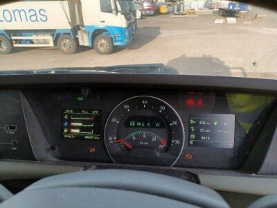 2016 Volvo FH540 Globetrotter 6x2 Mini Midlift Tractor Unit - 11