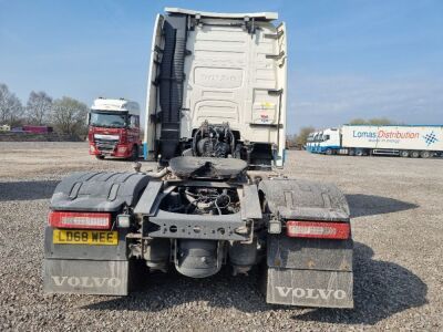 2018 Volvo FH540 Globetrotter 6x2 Mini Midlift Tractor Unit - 6