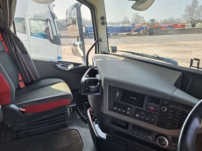 2018 Volvo FH540 Globetrotter 6x2 Mini Midlift Tractor Unit - 11