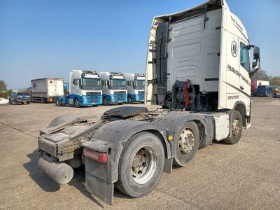 2015 Volvo FH Globetrotter 6x2 Midlift Tractor Unit - 4