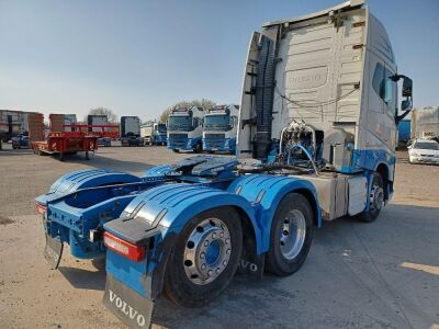 2017 Volvo FH16 750 Globetrotter Rear Lift Tractor Unit - 3