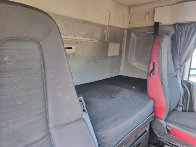 2015 Volvo FH 500 Globetrotter 6x2 Mid Lift Tractor Unit  - 9