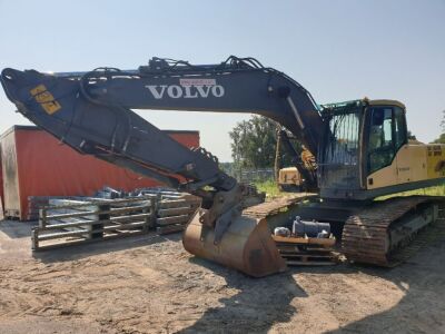 2011 Volvo EC210CL Excavator - 2