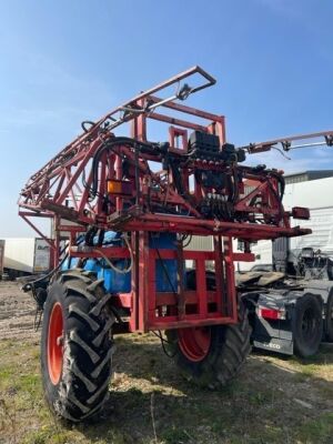 Gem 2500 Steer-Trak Drawbar Crop Sprayer  - 2