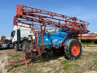 Gem 2500 Steer-Trak Drawbar Crop Sprayer  - 4