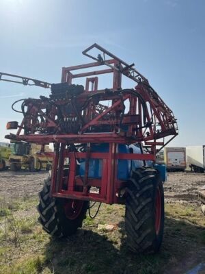 Gem 2500 Steer-Trak Drawbar Crop Sprayer  - 5