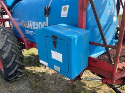 Gem 2500 Steer-Trak Drawbar Crop Sprayer  - 10