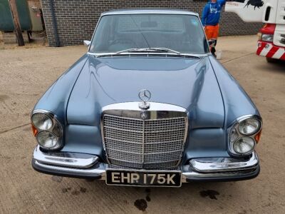 1971 Mercedes 280SE 3.5 V8 4Dr Saloon - 2